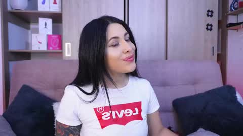 Sophiie online show from March 27, 3:12 am