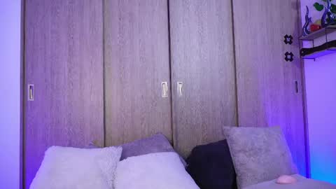 Snapshot of sophiiecums chatting on May 7, 3:12 am Sophiie online show from May 7, 3:12 am