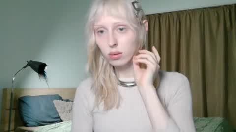 sora999999999 online show from April 20, 8:43 pm