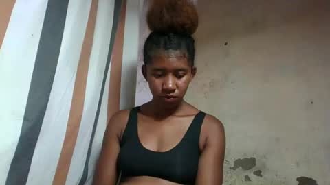 Snapshot of soriettezah chatting on April 12, 4:34 pm soriettezah online show from April 12, 4:34 pm