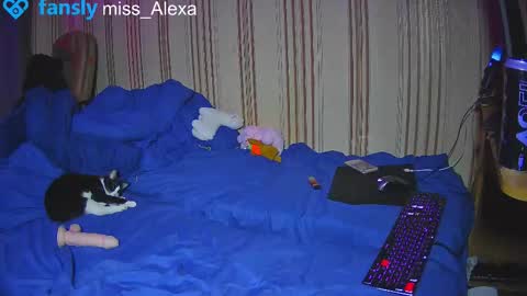 Snapshot of soska_albinosk chatting on March 4, 2:34 pm soska_albinosk online show from March 4, 2:34 pm
