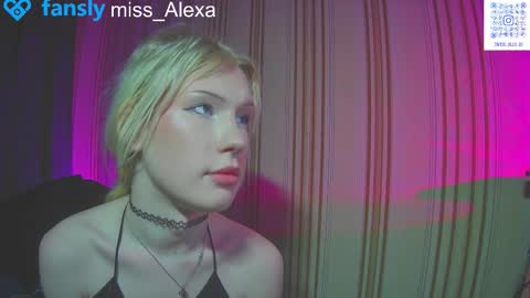 Snapshot of soska_albinosk chatting on March 31, 2:02 am soska_albinosk online show from March 31, 2:02 am