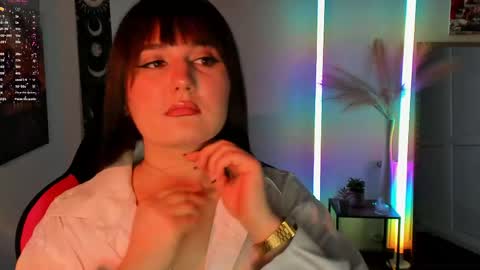 Snapshot of sour_cherry_ chatting on May 14, 9:27 am Jennie online show from May 14, 9:27 am