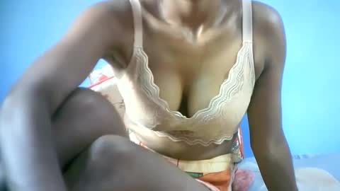 sourayaa online show from February 28, 7:42 am