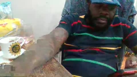 Snapshot of source1012 chatting on March 9, 2:48 am source1012 online show from March 9, 2:48 am