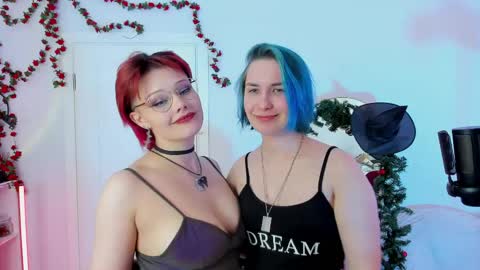 Leah online show from April 11, 9:19 pm