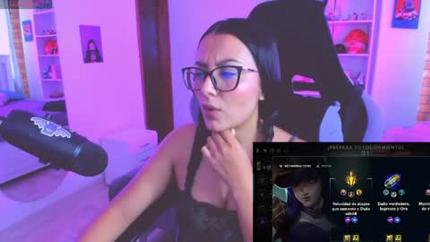 Snapshot of soy___lili chatting on June 1, 4:31 pm Lili online show from June 1, 4:31 pm