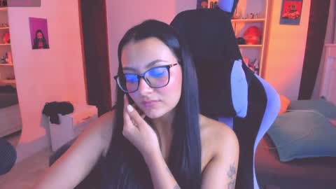 Snapshot of soy___lili chatting on June 2, 4:36 am Lili online show from June 2, 4:36 am