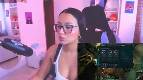 Snapshot of soy___lili chatting on June 12, 4:39 pm Lili online show from June 12, 4:39 pm