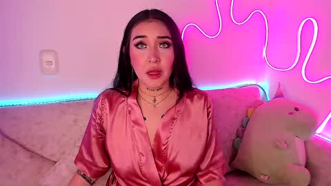 Snapshot of soy_camila_ chatting on February 7, 6:13 pm soy_camila_ online show from February 7, 6:13 pm