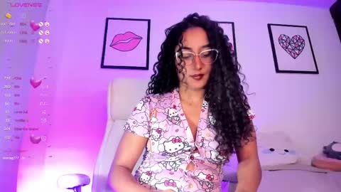 Snapshot of soyjuliana19 chatting on March 12, 10:28 pm Juliana online show from March 12, 10:28 pm