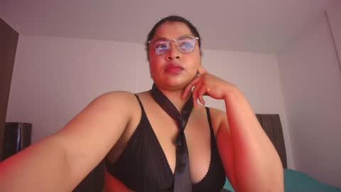Snapshot of soynerea chatting on June 10, 2:23 am online show from June 10, 2:23 am