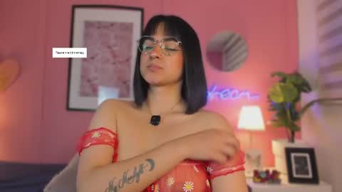 Snapshot of soysaraa_ chatting on July 7, 4:48 am Aleja online show from July 7, 4:48 am