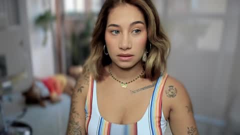 Snapshot of soytulu_ chatting on January 8, 12:37 pm brisa  s online show from January 8, 12:37 pm