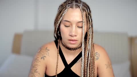 Snapshot of soytulu_ chatting on January 18, 9:55 pm brisa  s online show from January 18, 9:55 pm