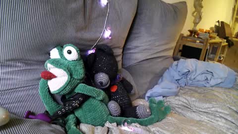 Snapshot of spacegirl42o chatting on December 30, 12:31 pm Spacegirl online show from December 30, 12:31 pm