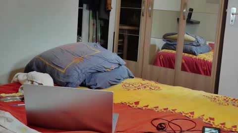 Snapshot of spacemanwvl chatting on October 16, 5:25 pm xoan online show from October 16, 5:25 pm