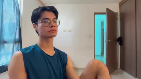 Snapshot of spaiseebuhnaanuh chatting on September 19, 2:51 pm Roger online show from September 19, 2:51 pm