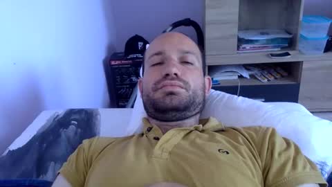 Snapshot of sparei7 chatting on May 26, 10:22 am Snaiky online show from May 26, 10:22 am