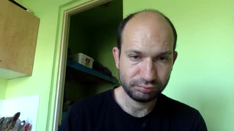 Snapshot of sparei7 chatting on June 8, 8:15 am Snaiky online show from June 8, 8:15 am