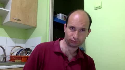 Snapshot of sparei7 chatting on June 9, 10:32 pm Snaiky online show from June 9, 10:32 pm