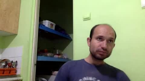 Snapshot of sparei7 chatting on June 15, 10:01 pm Snaiky online show from June 15, 10:01 pm
