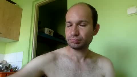 Snapshot of sparei7 chatting on June 25, 9:03 am Snaiky online show from June 25, 9:03 am