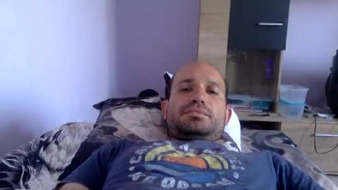 Snapshot of sparei7 chatting on July 6, 3:25 pm Snaiky online show from July 6, 3:25 pm