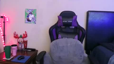 Snapshot of sparkle_pinuppp chatting on December 6, 8:26 am Tip 1 token  Follow me on instagram  Sparkle pinuppp online show from December 6, 8:26 am