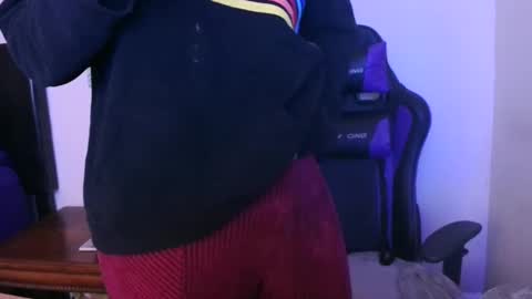 Snapshot of sparkle_pinuppp chatting on January 5, 4:06 pm Tip 1 token  Follow me on instagram  Sparkle pinuppp online show from January 5, 4:06 pm