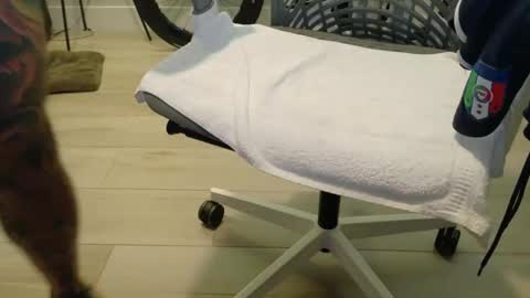 sparklenuts17 online show from December 13, 4:05 pm