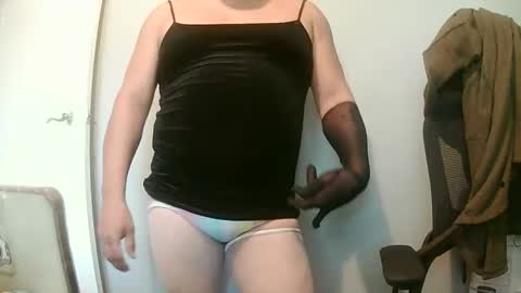 Snapshot of sparkles859037 chatting on November 23, 7:35 pm sparkles859037 online show from November 23, 7:35 pm