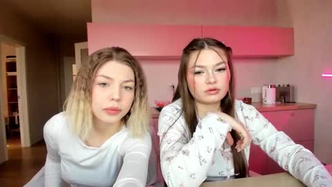 Snapshot of sparkly_18 chatting on March 26, 8:53 am sparkly_18 online show from March 26, 8:53 am