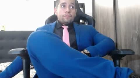 Snapshot of spartacus_cam chatting on June 26, 5:34 am online show from June 26, 5:34 am