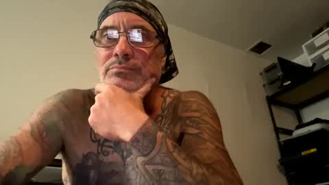 specter1972 online show from December 4, 12:09 am