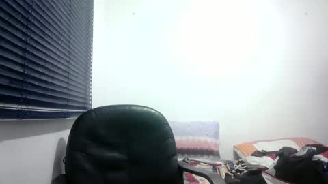 sperm_donor94 online show from September 17, 10:22 pm