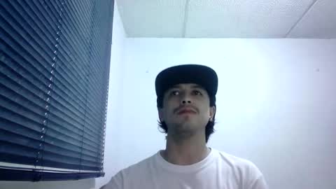 sperm_donor94 online show from April 6, 7:15 pm