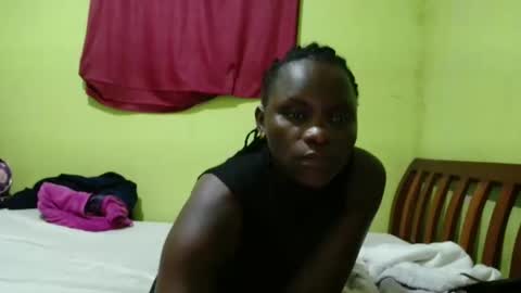 Snapshot of spicy_bella69 chatting on May 16, 7:45 pm spicy_bella69 online show from May 16, 7:45 pm