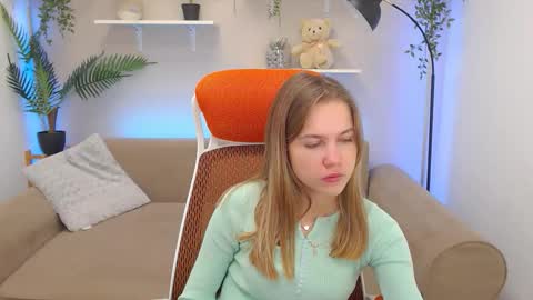 spicy_lexi online show from October 15, 6:35 am