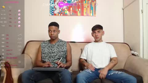 Snapshot of spicyboys_ chatting on June 3, 12:24 am online show from June 3, 12:24 am
