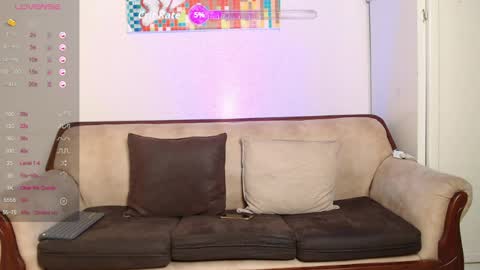 Snapshot of spicyboys_ chatting on June 5, 12:39 am online show from June 5, 12:39 am