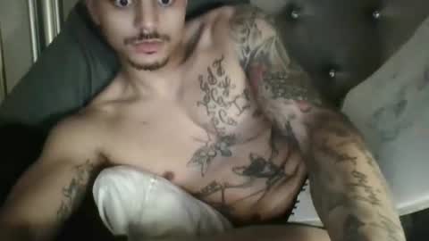 Snapshot of spicypapi9411 chatting on March 10, 1:32 am spicypapi9411 online show from March 10, 1:32 am