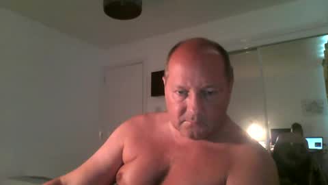 Snapshot of spidey1051a chatting on June 12, 10:47 am spidey1051a online show from June 12, 10:47 am