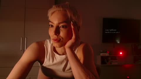 Elizabeth online show from March 29, 5:57 pm