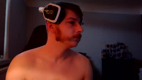 Snapshot of spikyandy chatting on February 15, 9:52 am spikyandy online show from February 15, 9:52 am