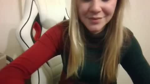 FREE ONLY FANSy online show from December 5, 9:28 pm