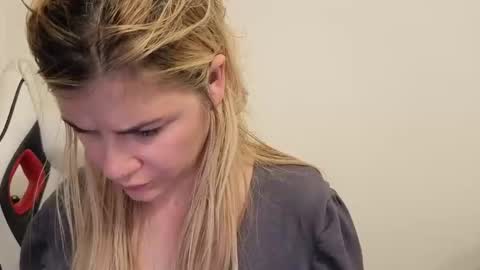 FREE ONLY FANSy online show from September 25, 6:22 pm