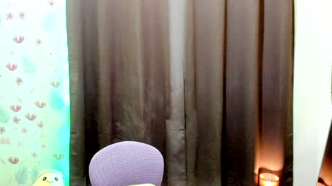 Snapshot of splendid_kim08 chatting on July 7, 9:46 am Kimmy online show from July 7, 9:46 am