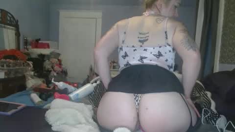 Snapshot of sporegeous chatting on April 25, 8:28 pm sporegeous online show from April 25, 8:28 pm