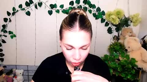 Karina online show from March 28, 10:48 am